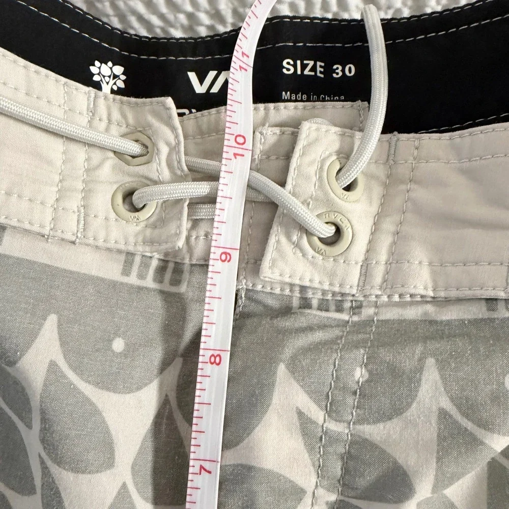 RVCA Mens Size 30 Board Shorts Grey White Nature Graphic Print M1033RVT
